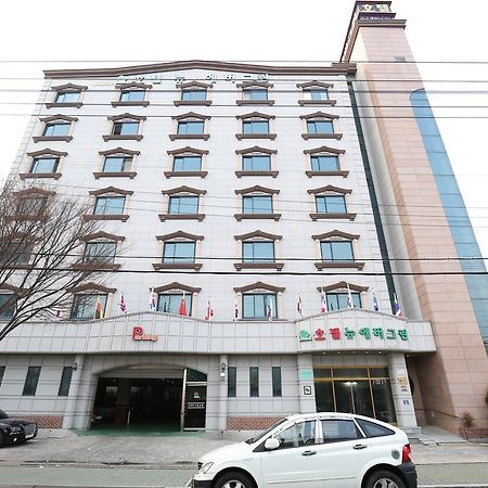 มกโพ นิว เอเวอร์กรีน โฮเทล Motel ภายนอก รูปภาพ