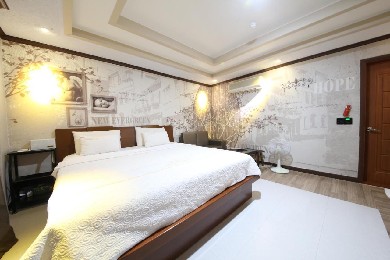 มกโพ นิว เอเวอร์กรีน โฮเทล Motel ภายนอก รูปภาพ